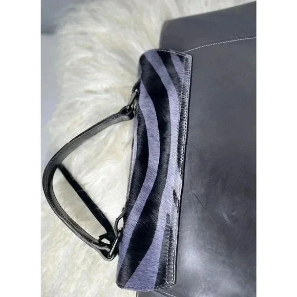 Innue Handbag Black With Purple & Black Cowhide, Tote Bag With Silver Hardware - Picture 5 of 8